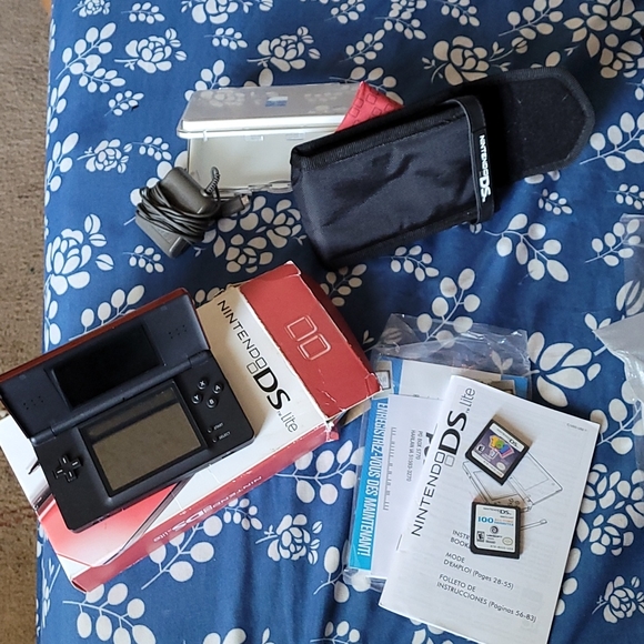 NINTENDO DS WITH all you see in picture - Picture 2 of 6